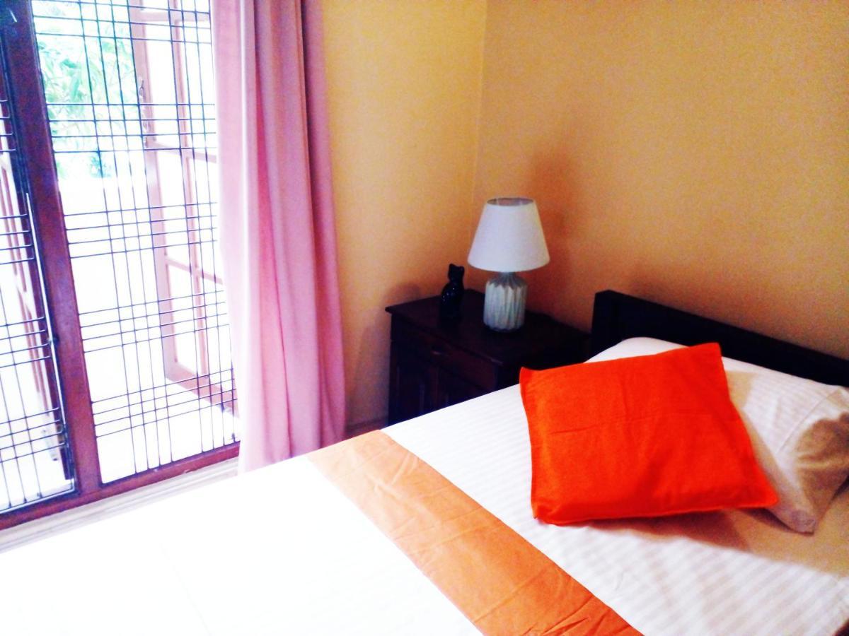 The Tourist Balcony Apartment Negombo Exterior photo